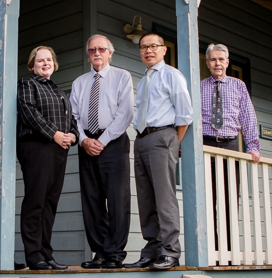 An image of the current Liquidity Independent Advisers Team in front of the Sutherland office. 